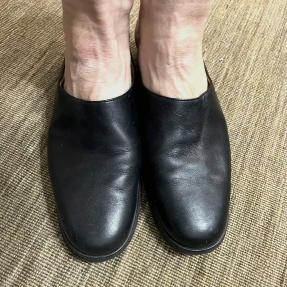 Salvatore Ferragamo Boutique leather mules